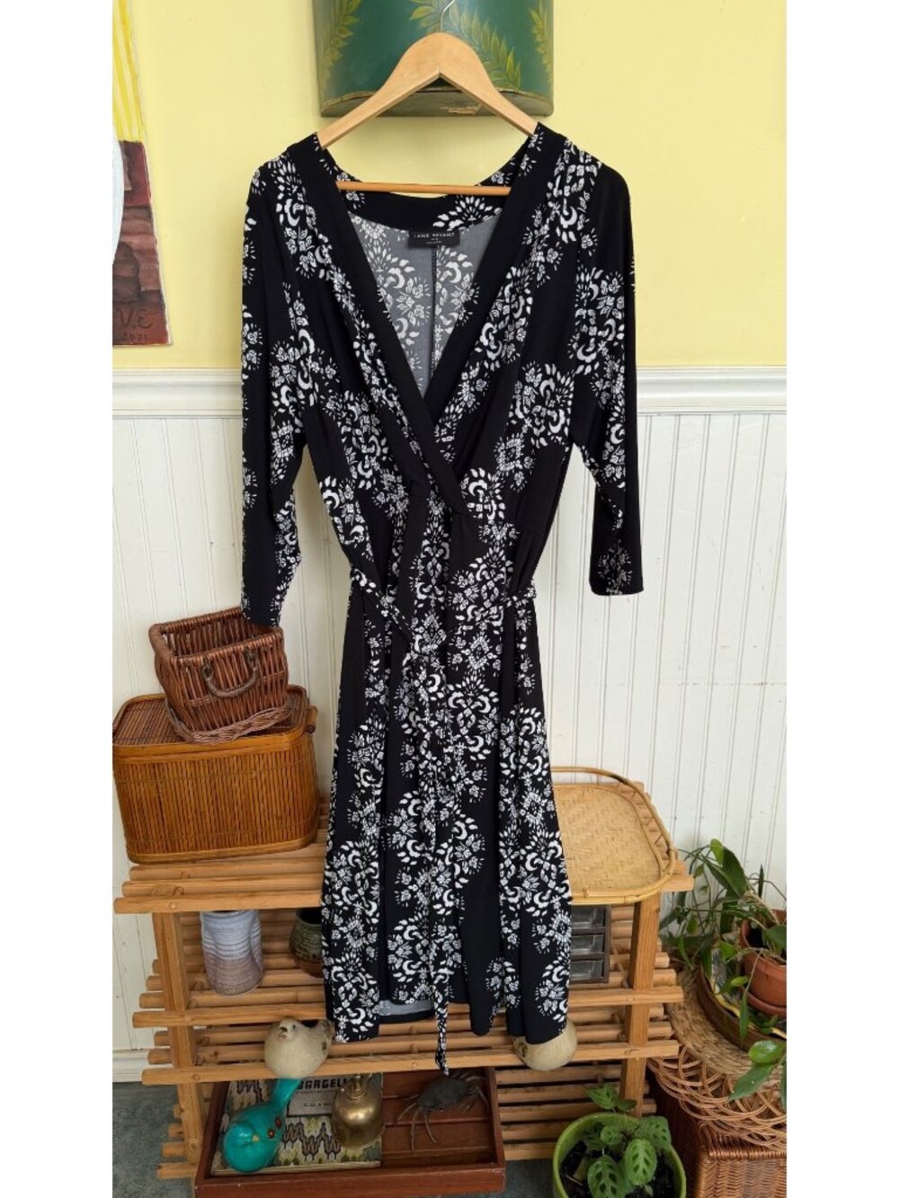 Lane Bryant Black & White Floral Wrap Dress Size 18/20 With Belt 3/4 Sleeves